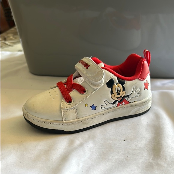 White and Red Low-Top Sneakers with Strap - Picture 5 of 6